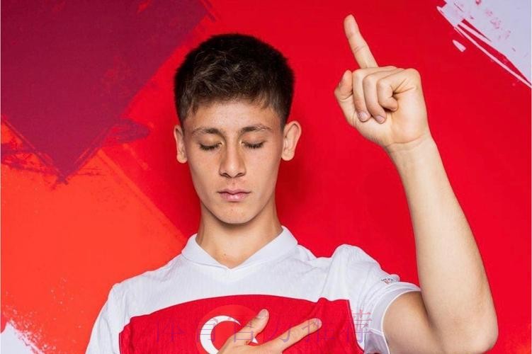 19岁14天!居勒尔成西甲最年轻破门的土耳其球员 19岁14天!居勒尔成西甲最年轻破门的土耳其球员