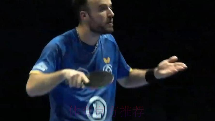 名场面！樊振东正手爆冲打到手背球飞了，西蒙高茨一脸难以置信